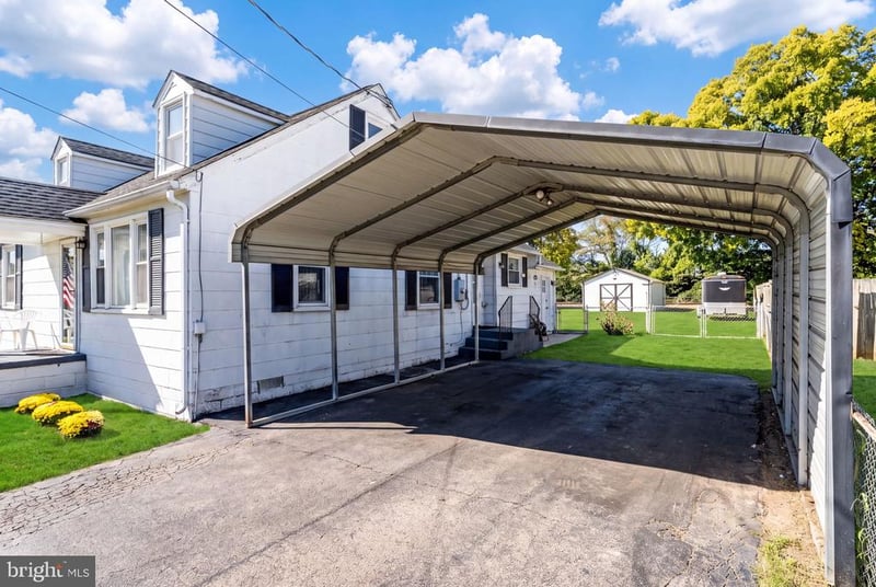 14720 Featherstone Rd, Woodbridge, VA 22191