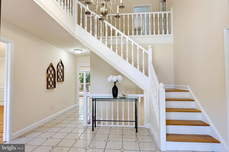 10105 Sorrel Ave, Potomac, MD 20854