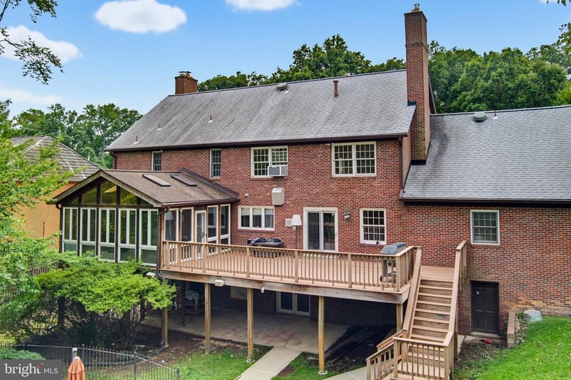 10105 Sorrel Ave, Potomac, MD 20854