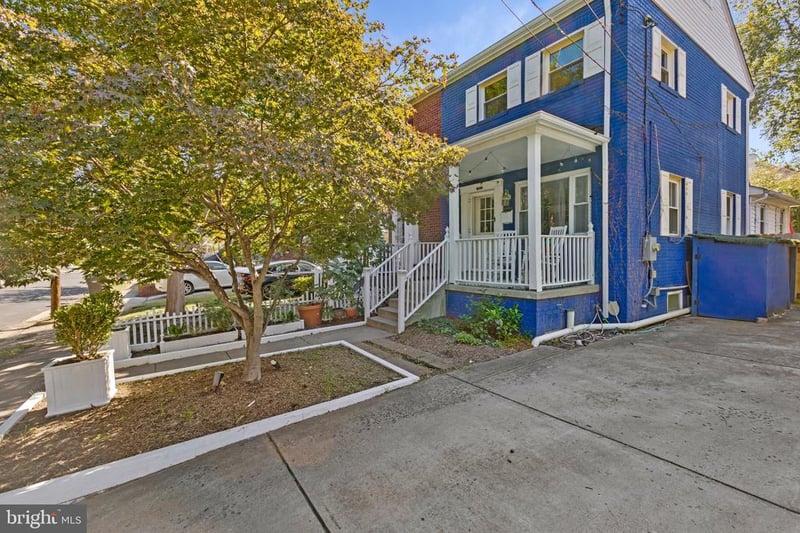 327 Ashby St, Alexandria, VA 22305