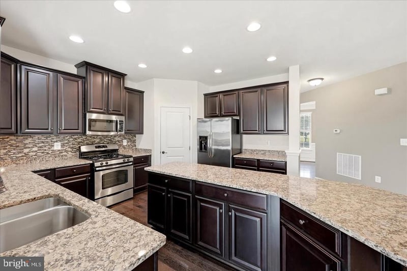 26780 Crusher Dr, Chantilly, VA 20152