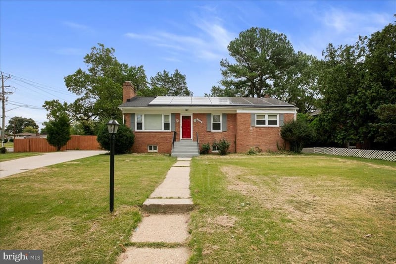 5900 John Adams Dr, Temple Hills, MD 20748
