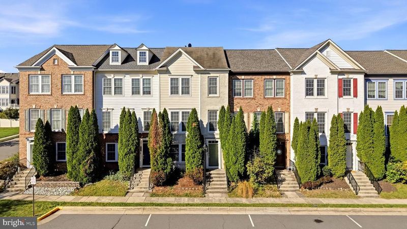 197 Great Laurel Sq SE, Leesburg, VA 20175