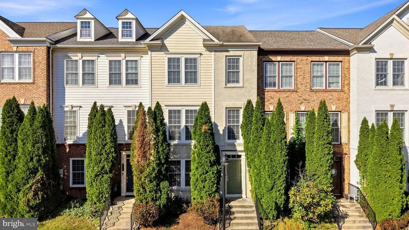 197 Great Laurel Sq SE, Leesburg, VA 20175