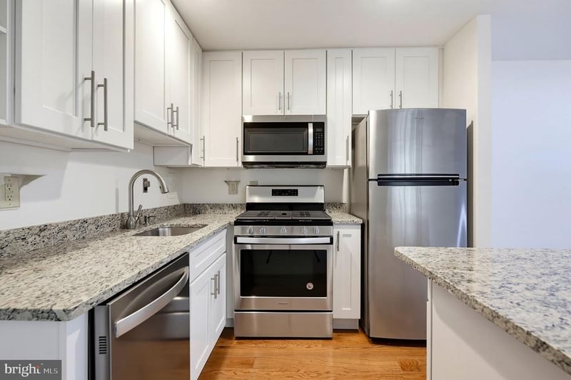 170 Talbott St #202, Rockville, MD 20852