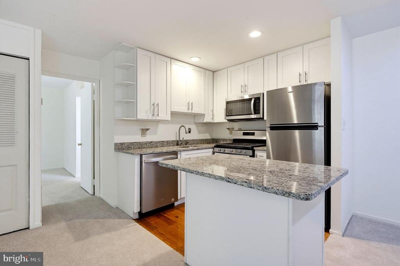 170 Talbott St #202, Rockville, MD 20852