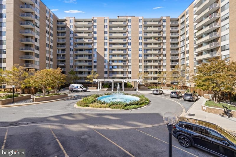 3001 Veazey Ter NW #426, Washington, DC 20008