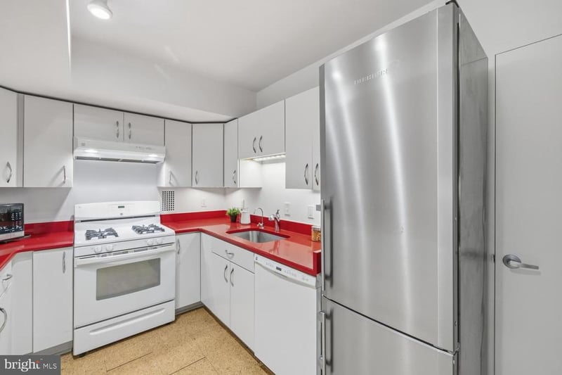 3001 Veazey Ter NW #426, Washington, DC 20008