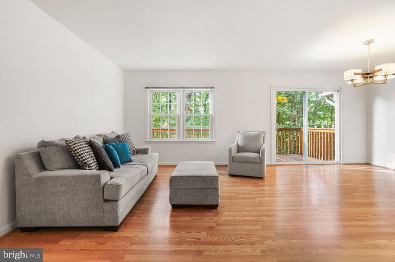 9013 Golden Leaf Ct, Springfield, VA 22153