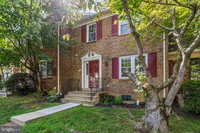 9013 Golden Leaf Ct, Springfield, VA 22153