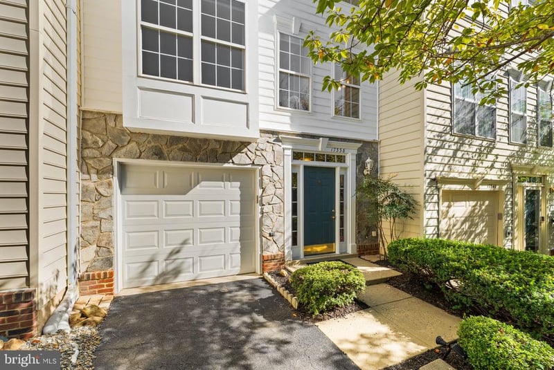 17338 Legacy Ter, Round Hill, VA 20141