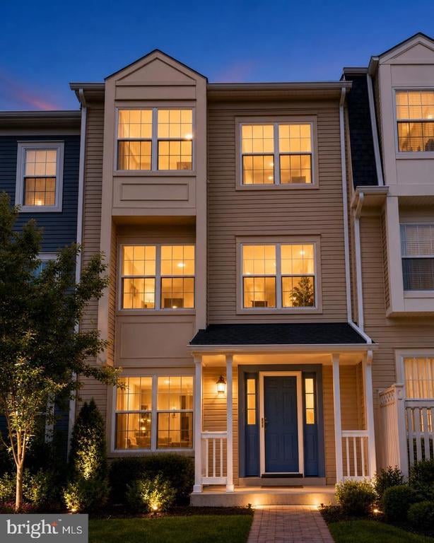 12167 Old Salem Ct, Woodbridge, VA 22192