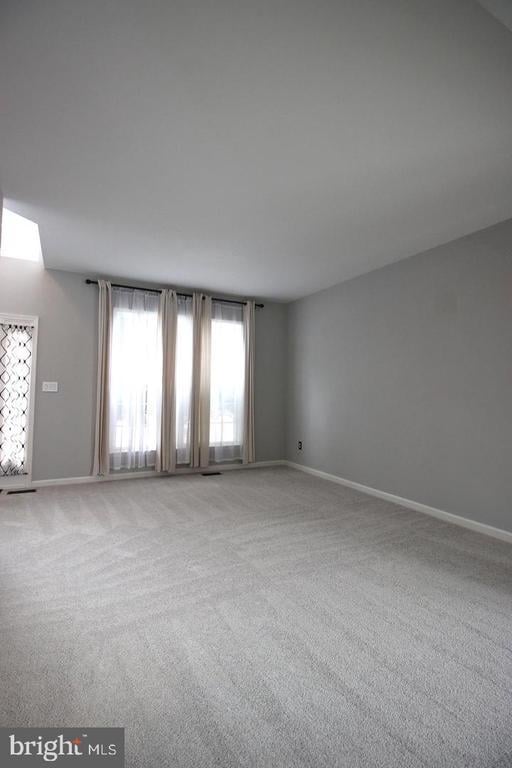 14015 Wood Rock Way, Centreville, VA 20121