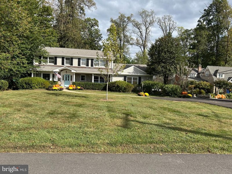 15117 Rosecroft Rd, Rockville, MD 20853