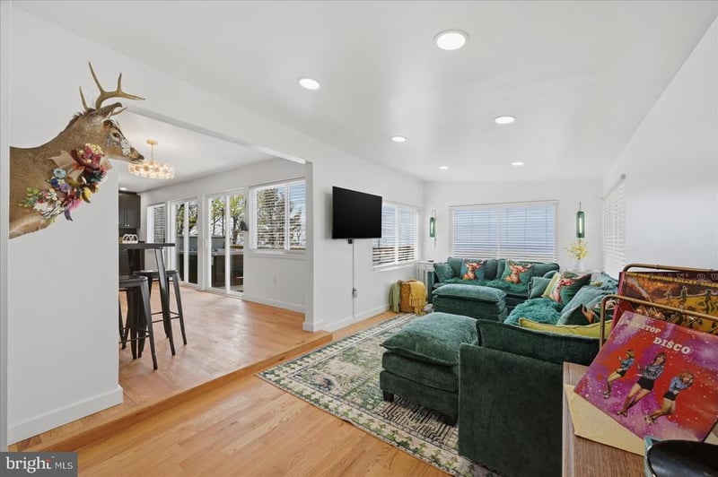 209 Luchase Rd, Linden, VA 22642
