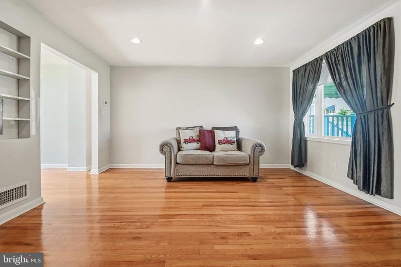 747 Old Riverside Rd, Baltimore, MD 21225