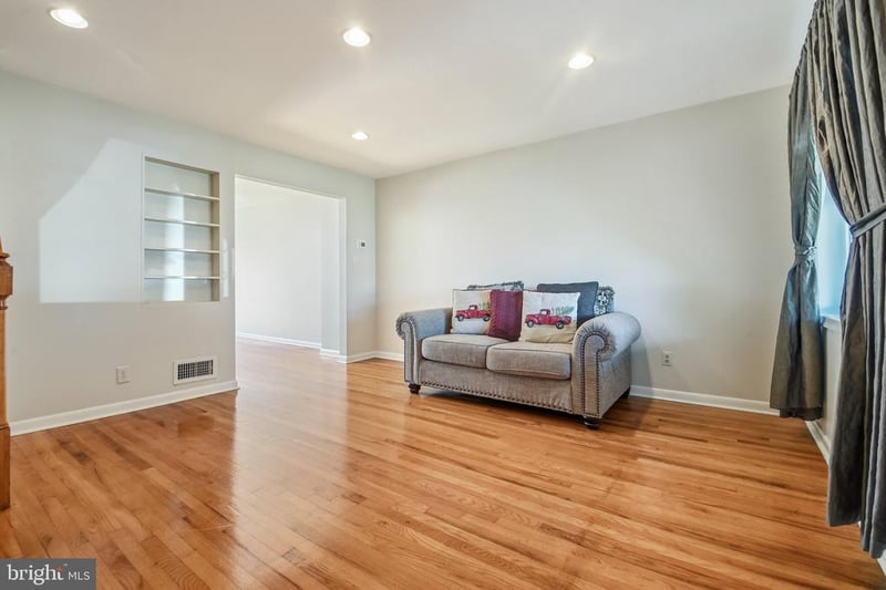 747 Old Riverside Rd, Baltimore, MD 21225