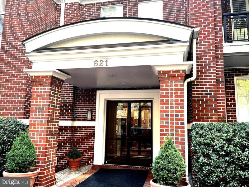 621 N Saint Asaph St #303, Alexandria, VA 22314