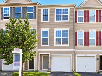 15729 John Diskin Cir, Woodbridge, VA 22191