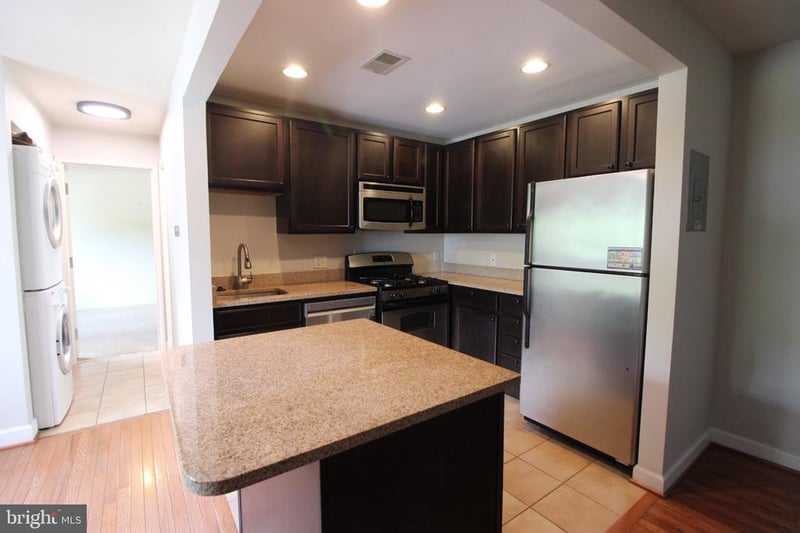 1221 N Quinn St #12, Arlington, VA 22209
