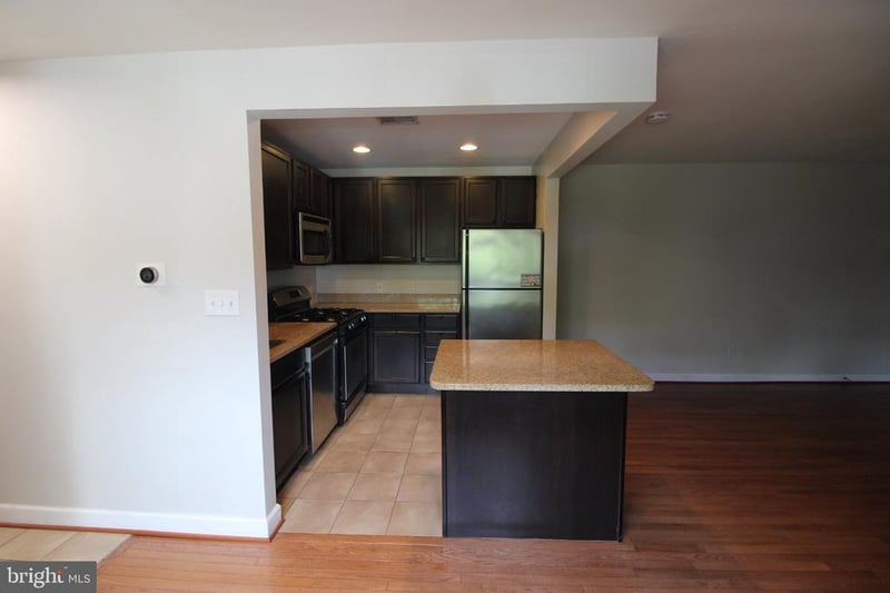 1221 N Quinn St #12, Arlington, VA 22209