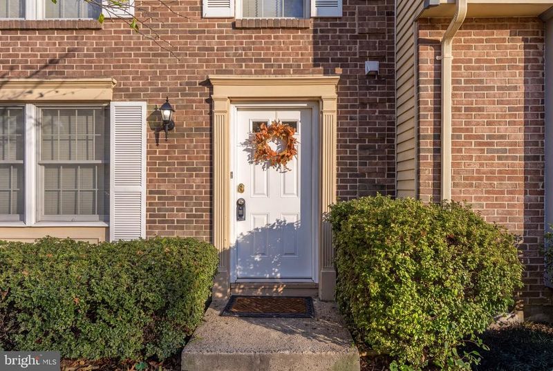 4631 Brentleigh Ct, Annandale, VA 22003