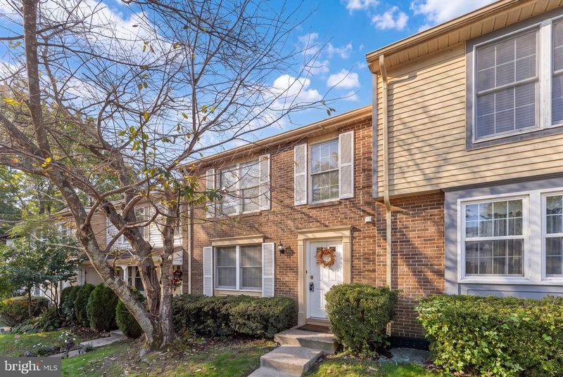 4631 Brentleigh Ct, Annandale, VA 22003