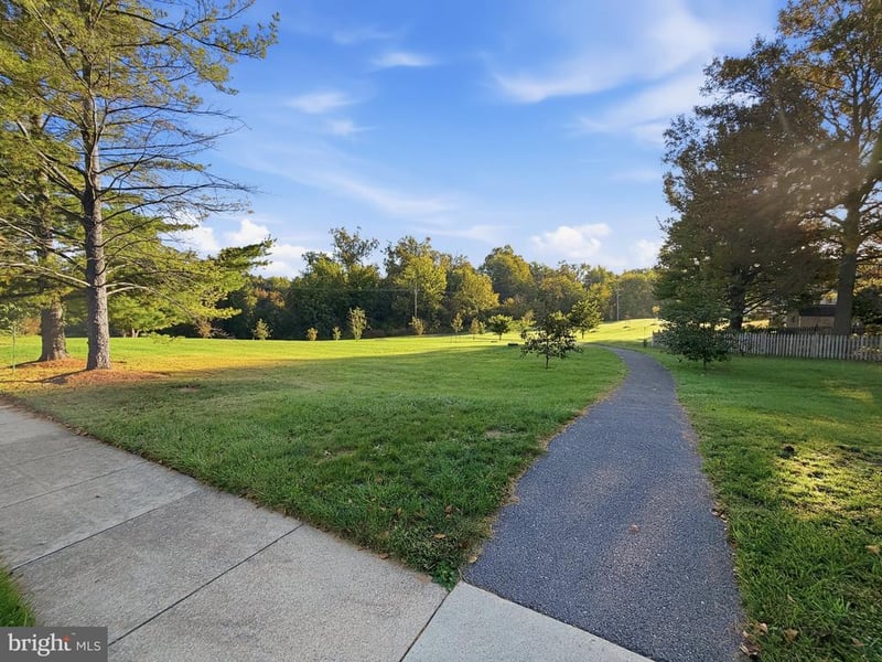 1516 Beverly Ct, Frederick, MD 21701