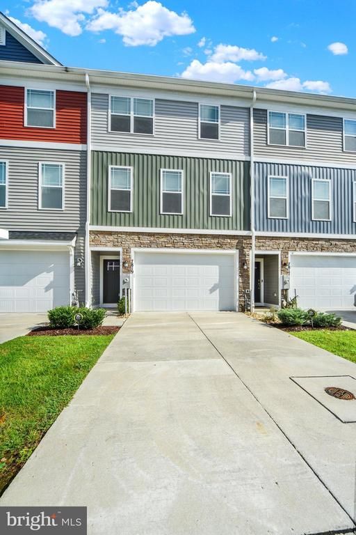 7819 Wolf Run Ln, Severn, MD 21144