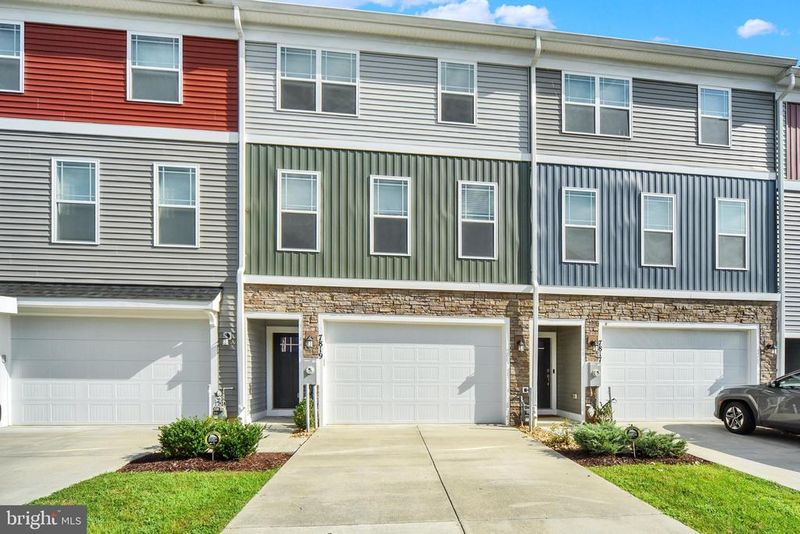 7819 Wolf Run Ln, Severn, MD 21144