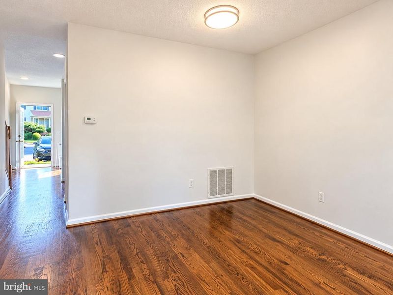 3095 Mcgrane Ct, Herndon, VA 20171