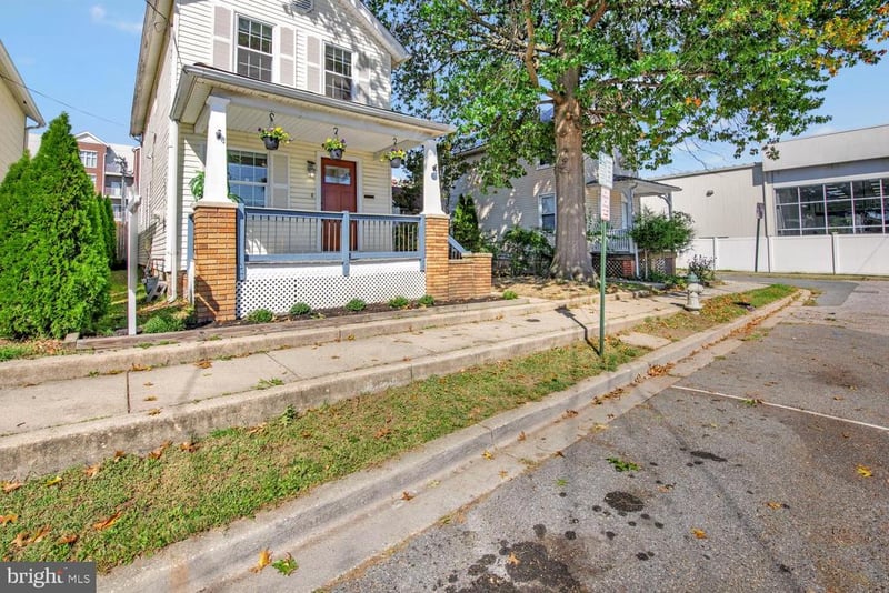 27 A St, Laurel, MD 20707