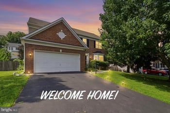 5880 Moonbeam Dr, Woodbridge, VA 22193