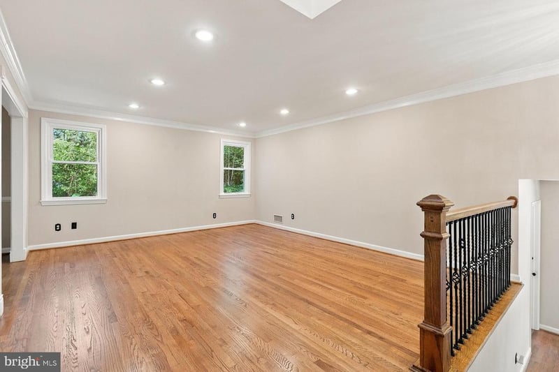 8706 Braeburn Dr, Annandale, VA 22003
