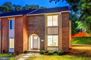 2933 Cambridge Dr, Woodbridge, VA 22192