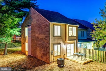 2933 Cambridge Dr, Woodbridge, VA 22192