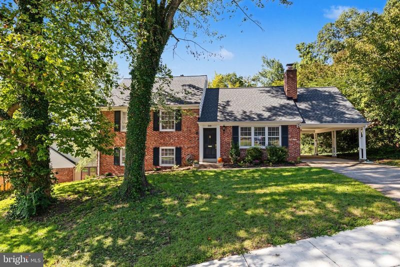 3010 S Hill St, Arlington, VA 22202