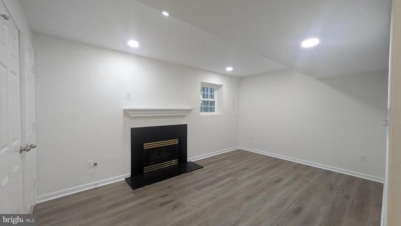 9233 Jessica Dr, Manassas Park, VA 20111