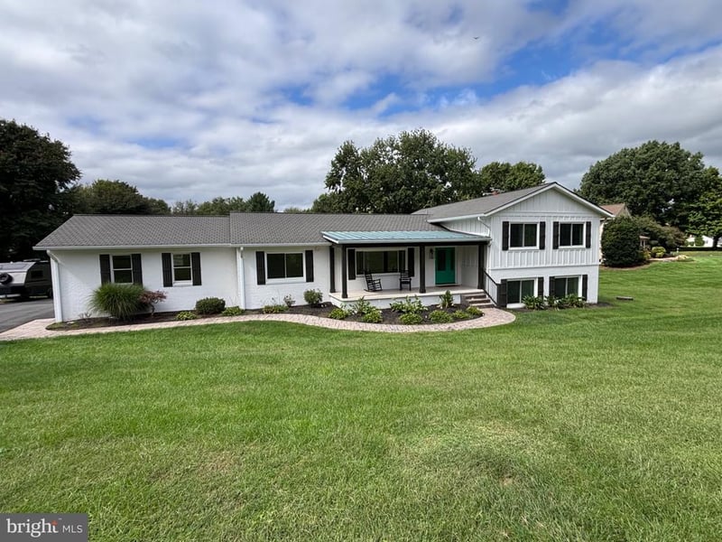 4006 Latham Dr, Haymarket, VA 20169
