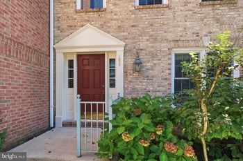 105 Rees Pl, Falls Church, VA 22046