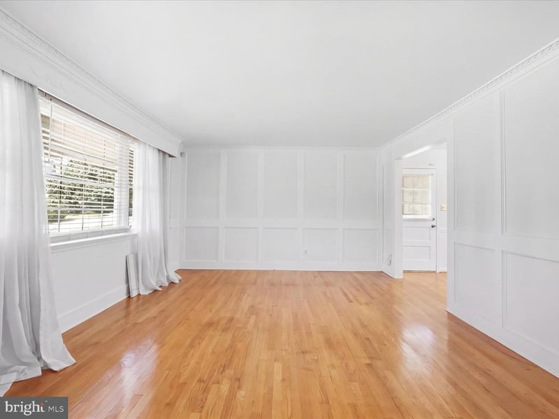 5237 Kenstan Dr, Temple Hills, MD 20748