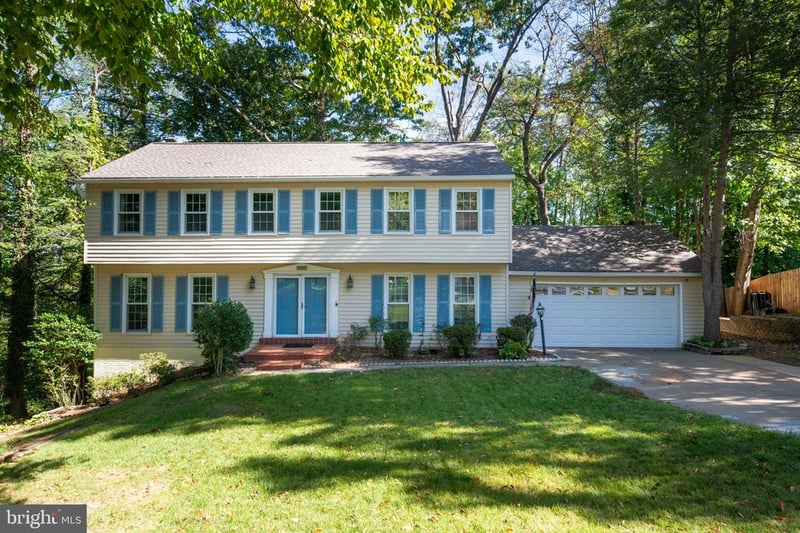 15917 Edgewood Dr, Dumfries, VA 22025
