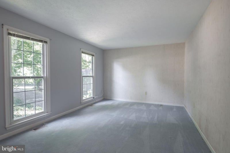 15917 Edgewood Dr, Dumfries, VA 22025