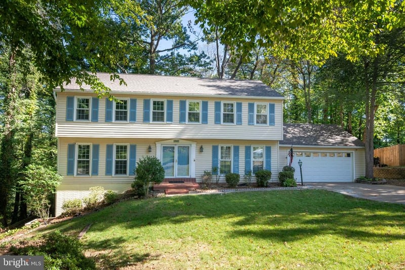 15917 Edgewood Dr, Dumfries, VA 22025