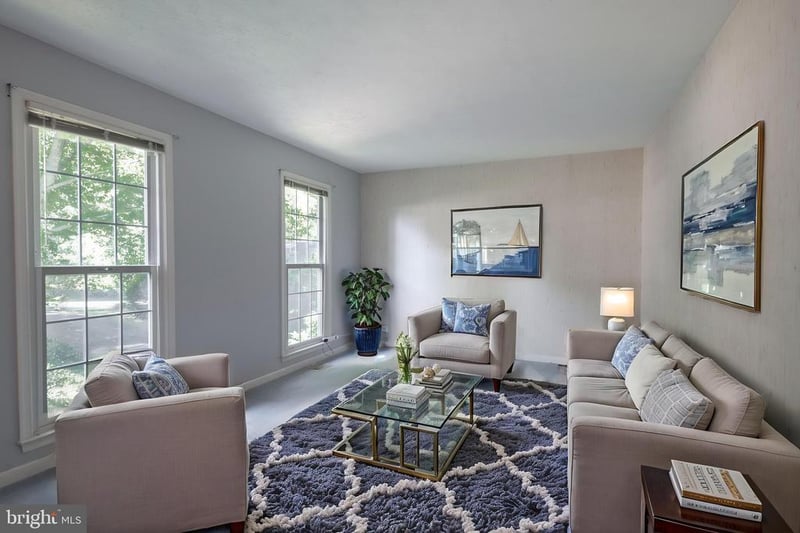 15917 Edgewood Dr, Dumfries, VA 22025