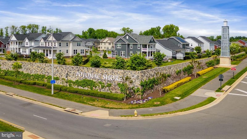 2020 Silver Sycamore Ln, Dumfries, VA 22026