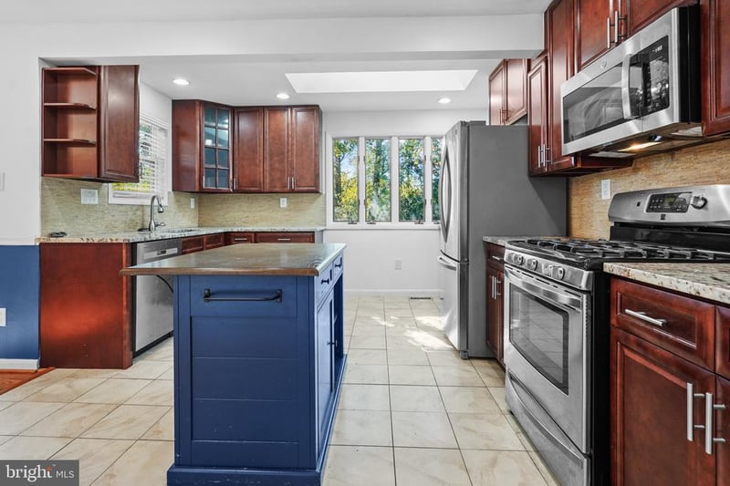 4607 Picot Rd, Alexandria, VA 22310