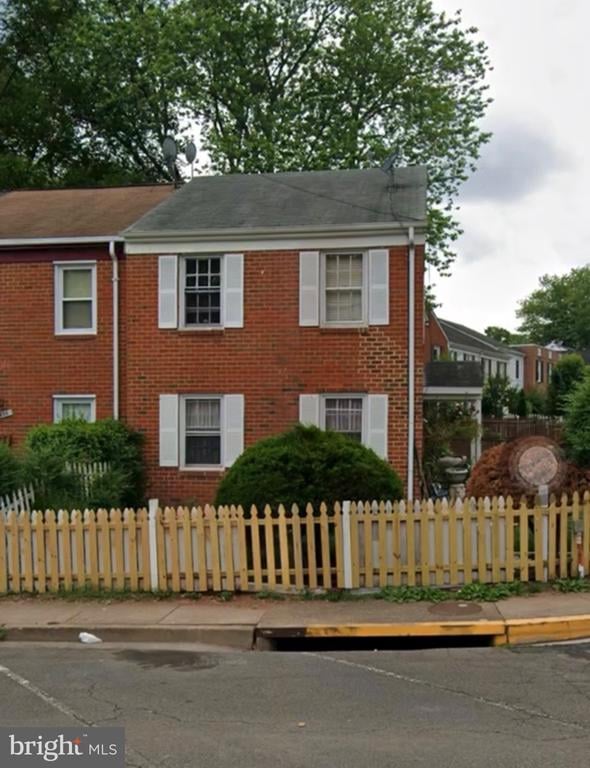 9826 Buckner Rd, Manassas, VA 20110