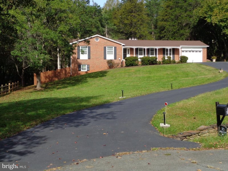 6474 Glouchester St NW, Warrenton, VA 20187