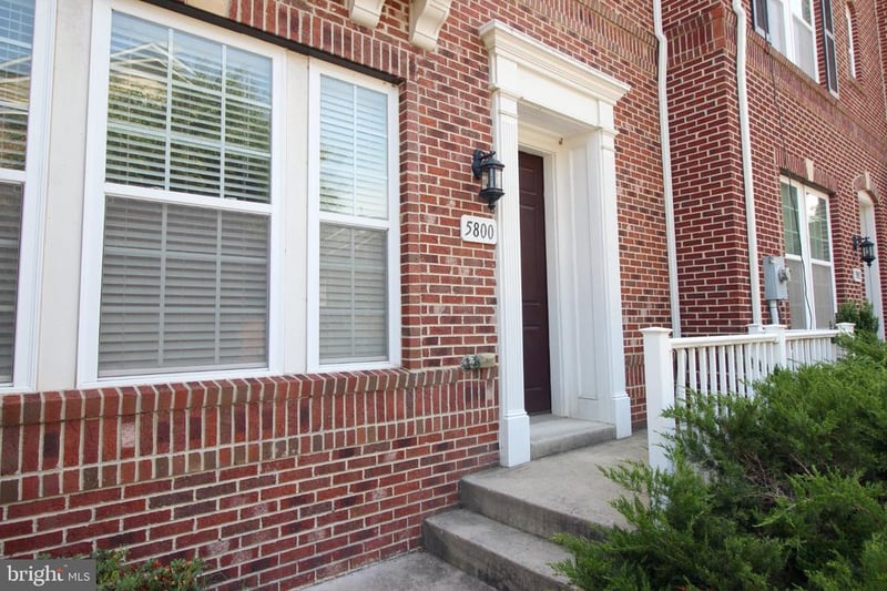 5800 Foley St, Alexandria, VA 22303
